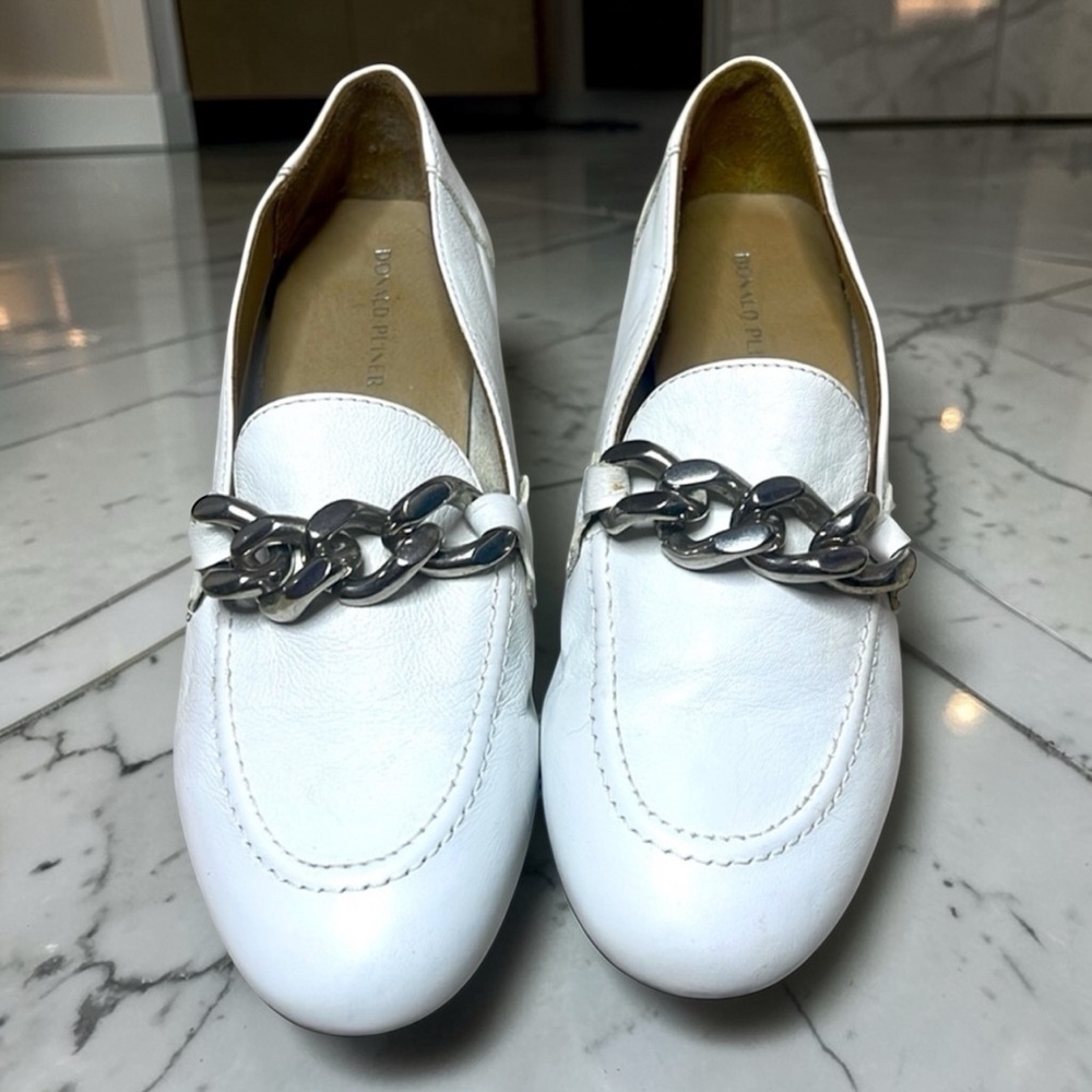 Donald Pliner White Leather Loafers with Chain NWOB